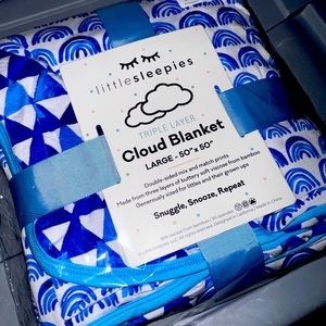 New in bag little sleepies blanket. Super soft and cozy bamboo.